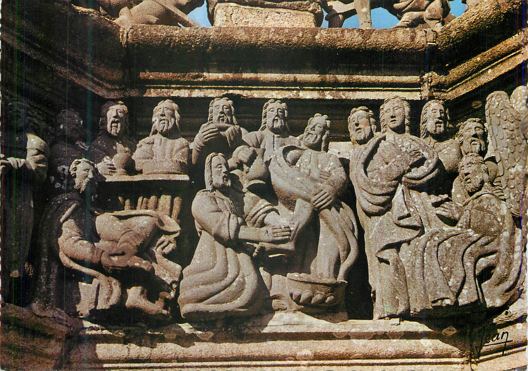CPM Guimiliau (Finistere) La Bretagne Le Lavement des Pieds (detail Cote Sud)