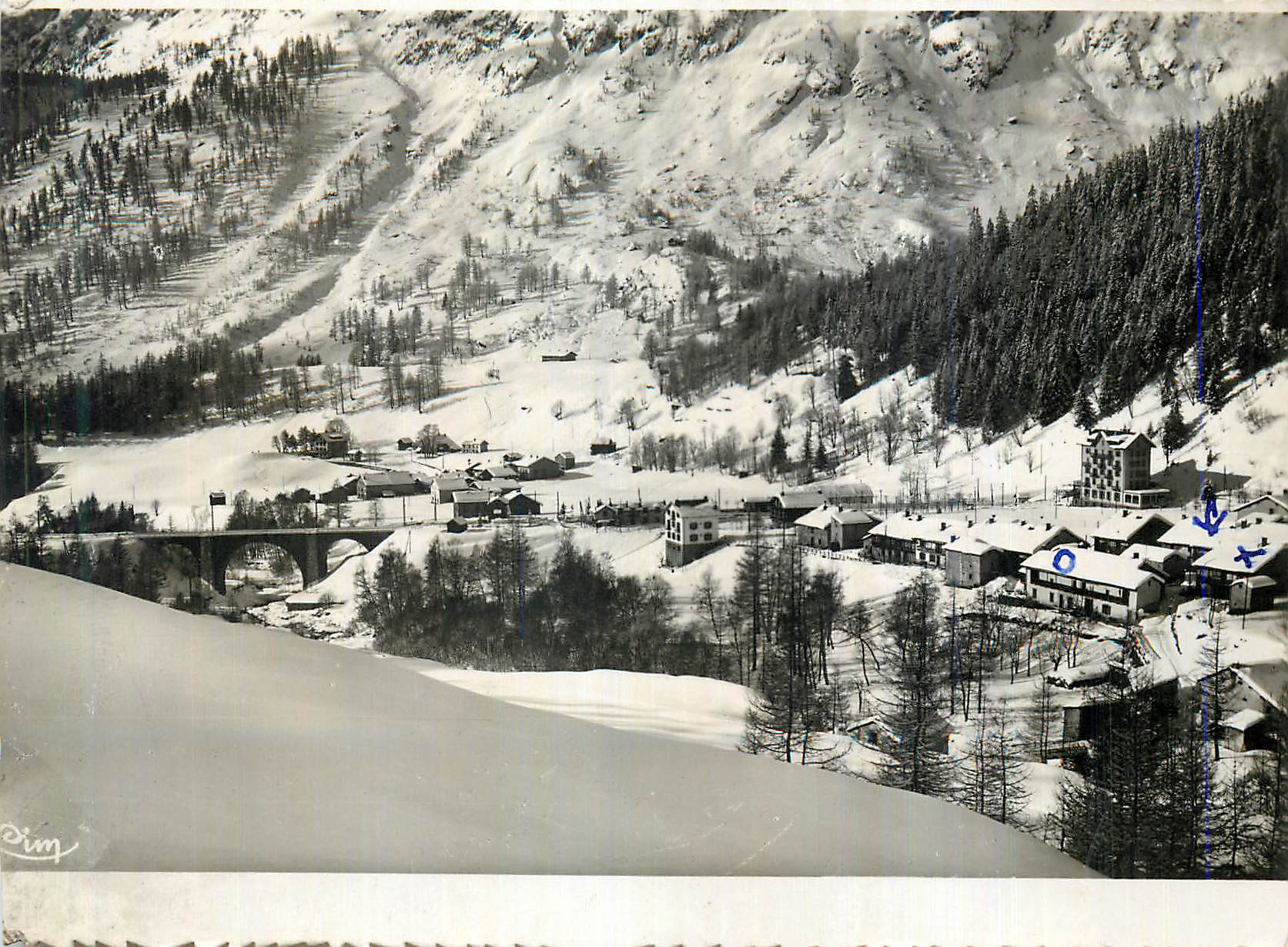 CPM Argentieres (Hte Savoie) Alt 1253 m Montrac et Frasserand en hiver