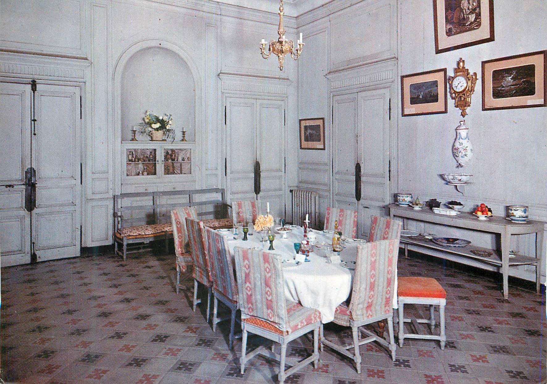 CPM Nohant Vicq (Indre) Le Chateau de Nohant Un diner le Soir a Nohant en 1869