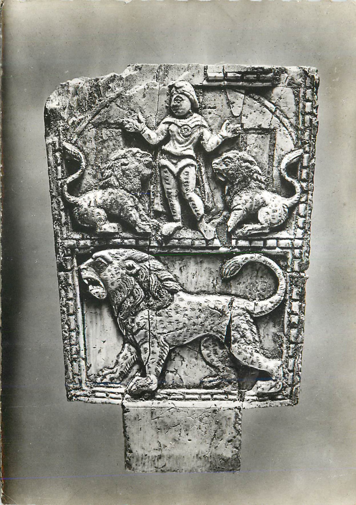 CPM Musee Lavigerie Carthage Antiquites Chretiennes Daniel et les Lions (Ivoire)