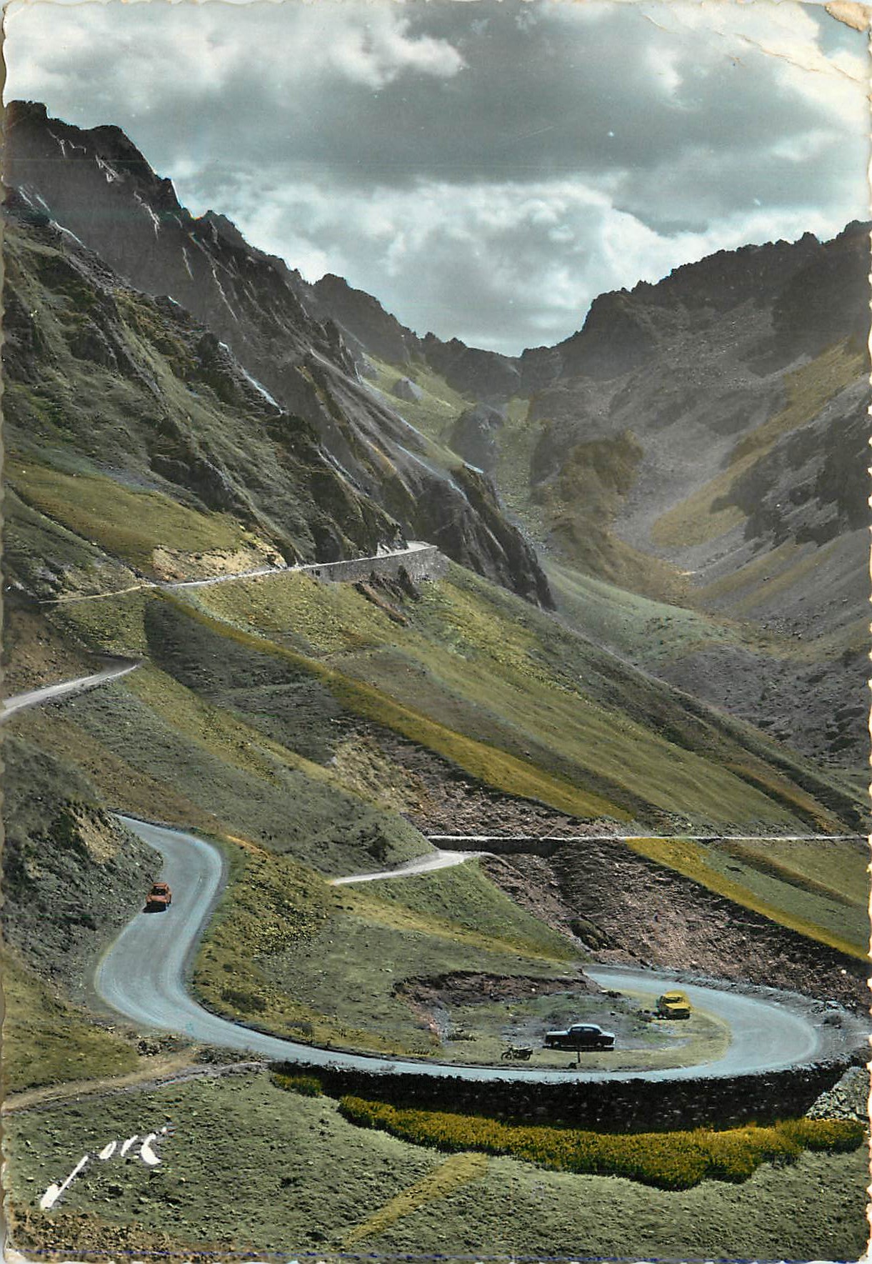CPM Les Pyrenees Route de Bareges au Col du Tourmalet Le Fer a Cheval Le Pic d'Espade (2114 m)