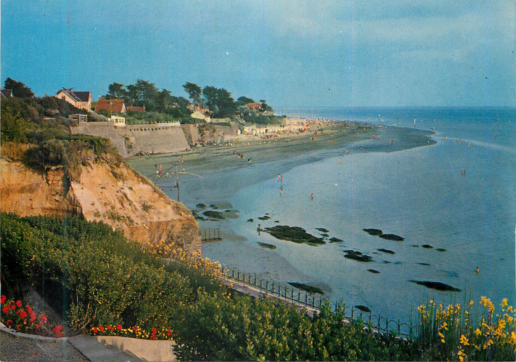 CPM La Bernerie (Loire Atlantique) Lumiere de la Cote Jade Vue sur la Plage et la Mer de la Garenne