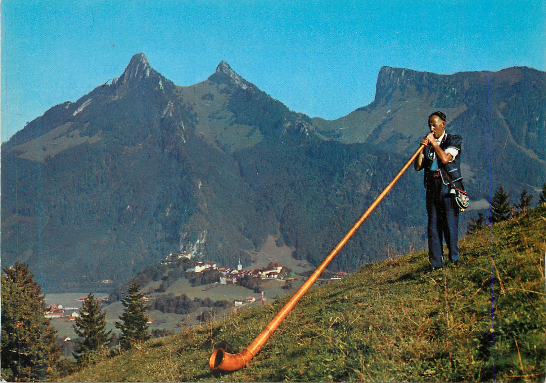 CPM Joueur de Cor des Alpes en Gruyere Folklore
