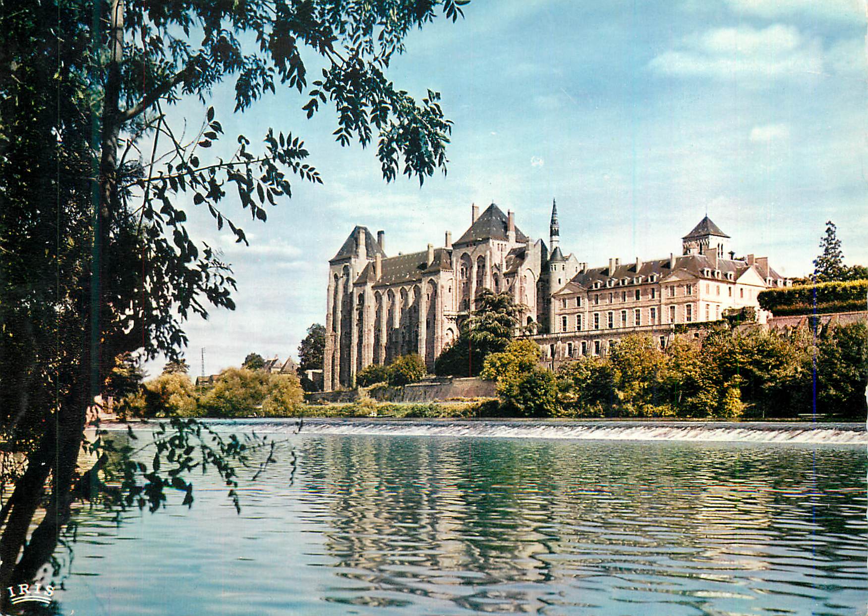CPM Solesmes (Sarthe) L'Abbaye Saint Pierre