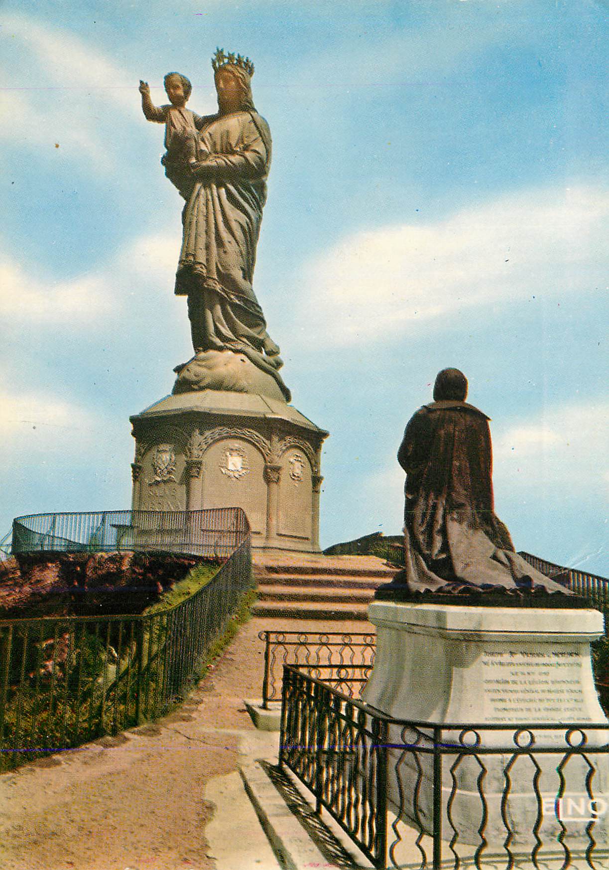 CPM Le Puy en Velay (Haute Loire) Altitude 630 m Statue Notre Dame de France