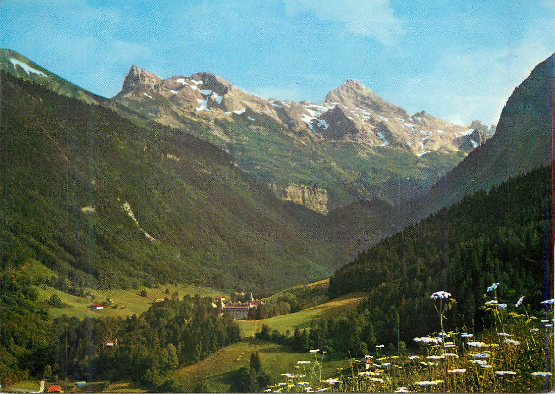CPM Carmel du reposoir (Hte Savoie) Le Monastere vu de la Route de la Colombiere