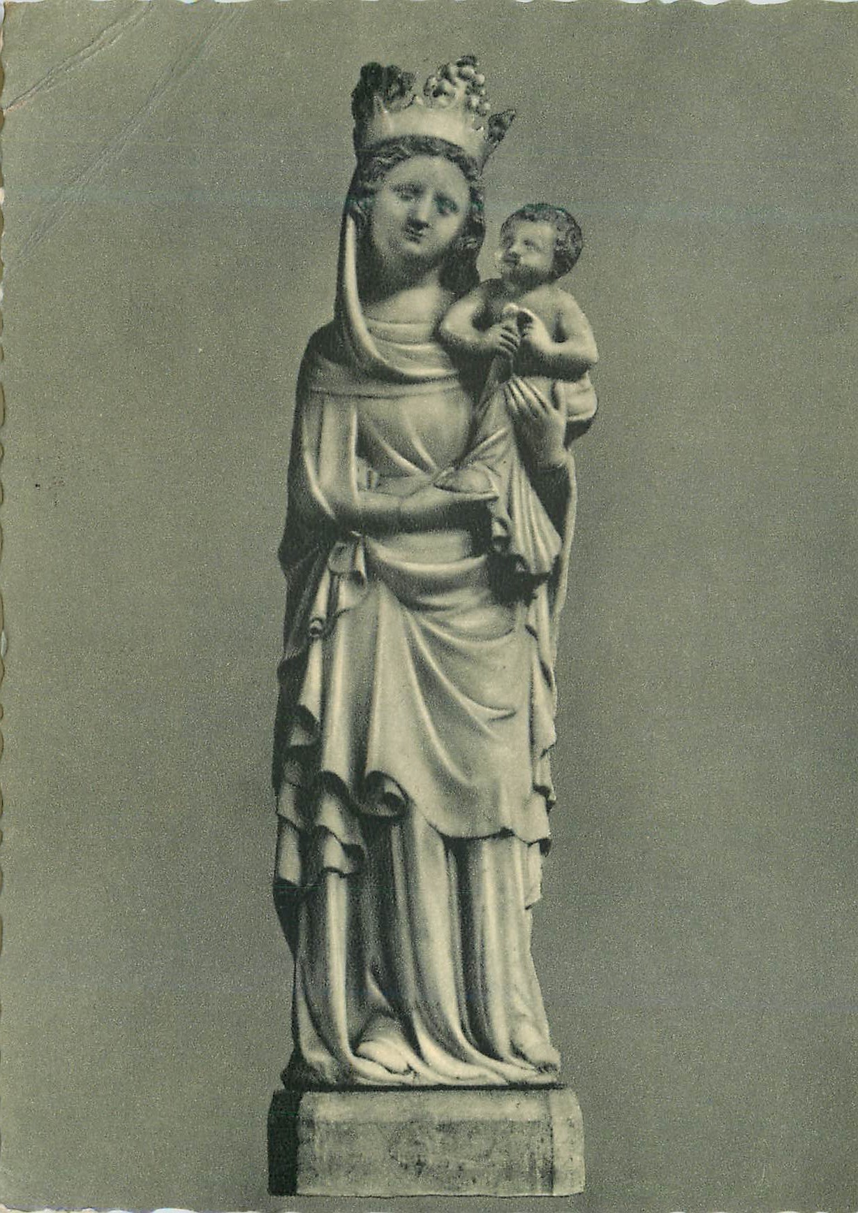 CPM Abbaye de Saint Benoit de Fleury (Loiret) Statue de Notre Dame de Fleury