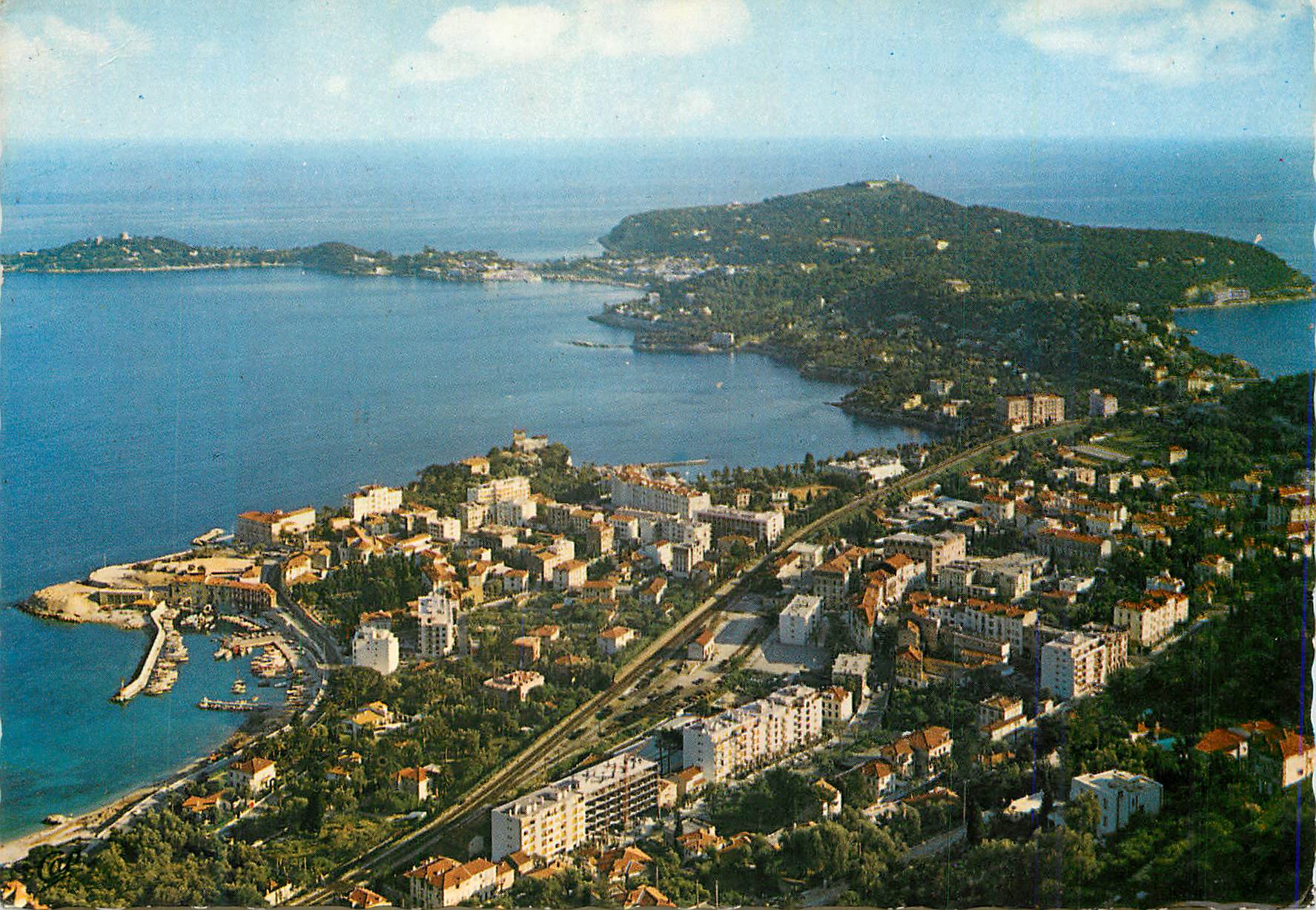 CPM Beaulieu sur Mer (A M) Vue Generale et le Cap Ferrat