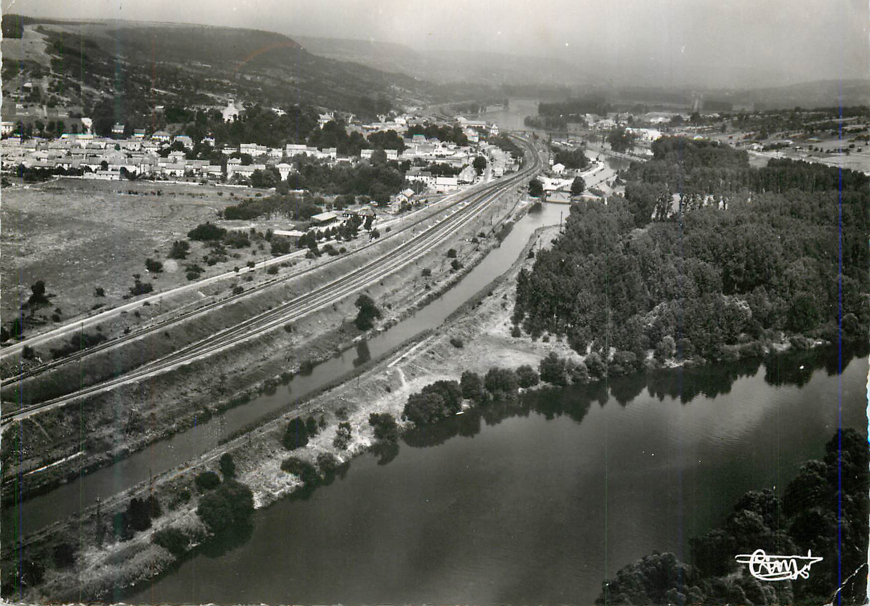 CPM Noveant sur Moselle (Moselle) Le Cours de la Moselle Vue aerienne