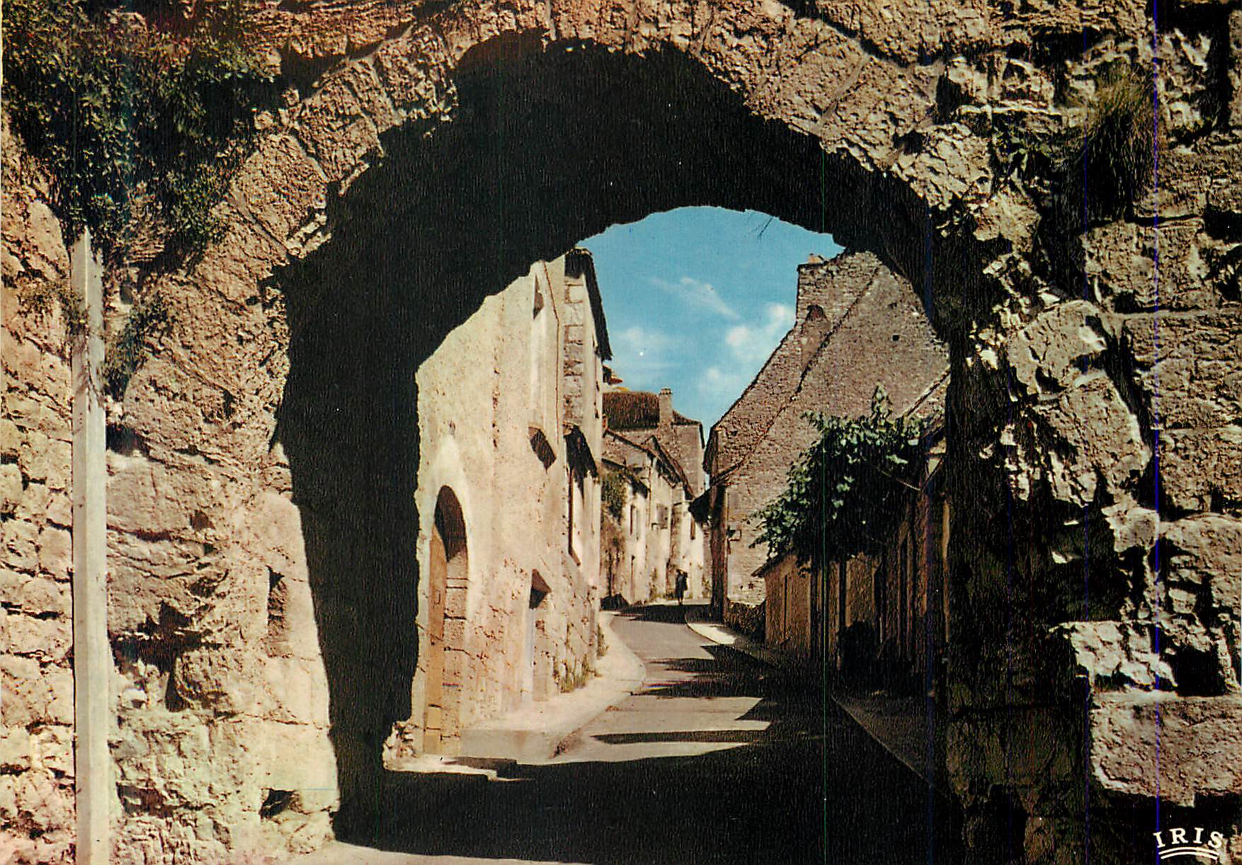 Porte de la ville — vue depuis l'arche — IRIS