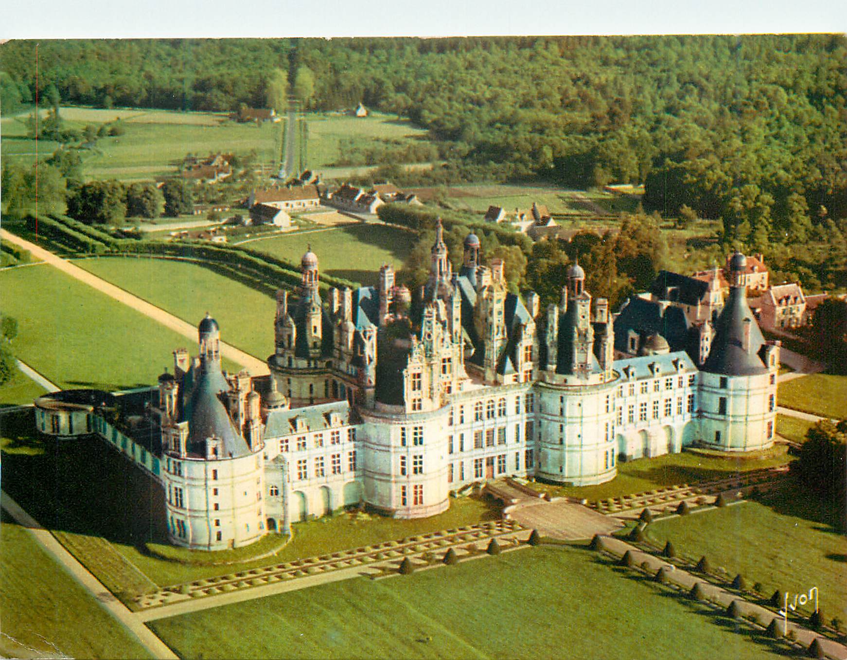 CPM Le Chateau du Chambord (L et C) Couleurs et Lumiere de France Vue aerienne