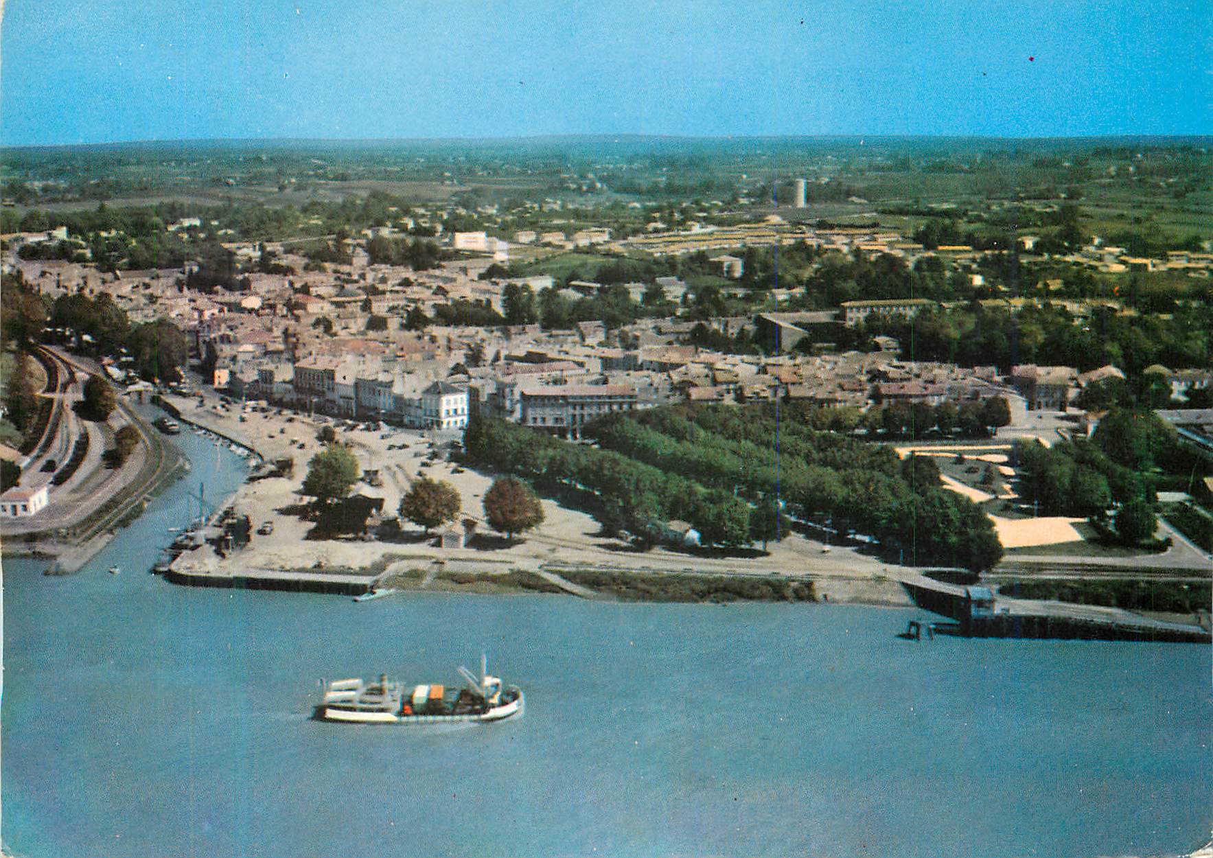 CPM Blaye (Gironde) Vue Generale Arrivee du Bac Blaye Lamarque