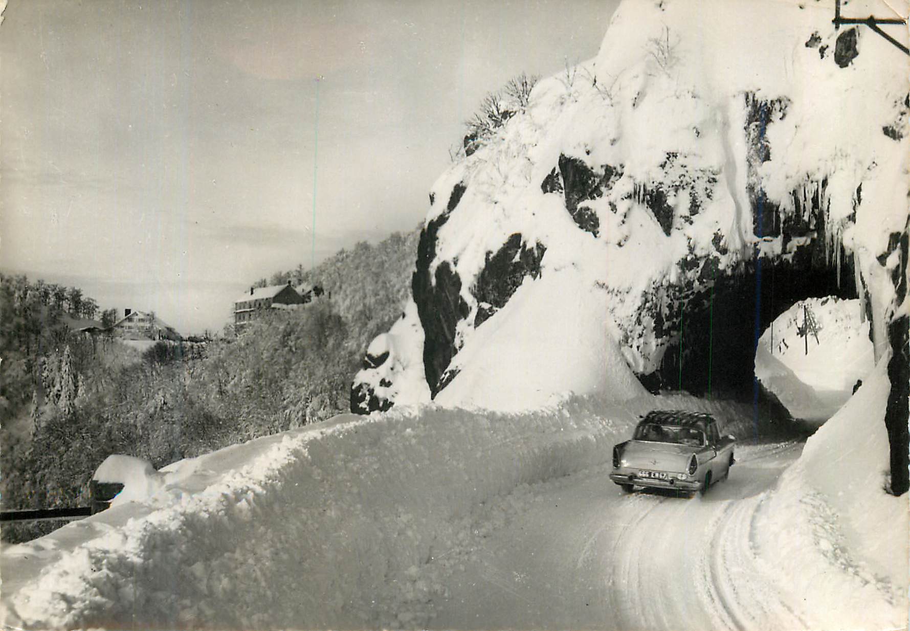 CPM Les Vosges Pittoresques Tunnel et Col de la Schlucht (Alt 1159 m)