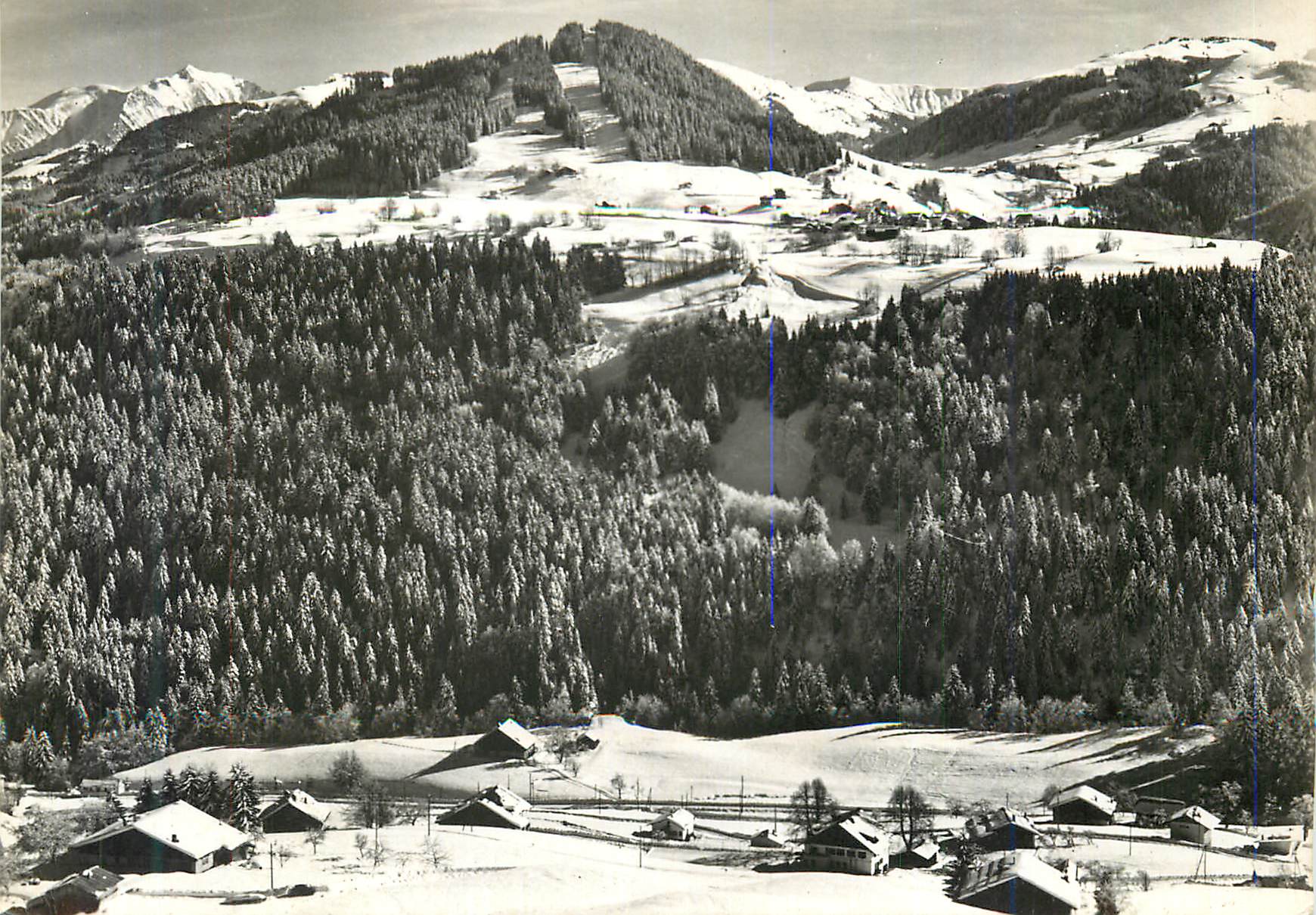 CPM Saint Nicolas la Chapelle (Savoie) Le Val d'Arly en face N D de Bellecombe