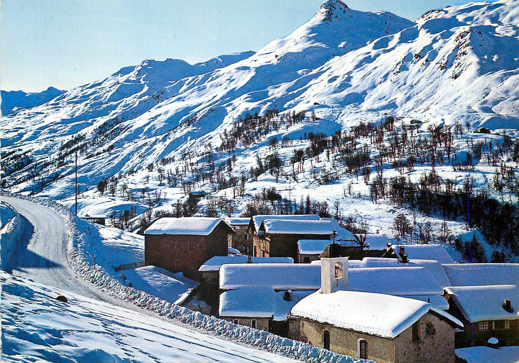 CPM La Vallee de Belleville Vallee des 3000 (Savoie) Le Pittoresque Village de Praranger