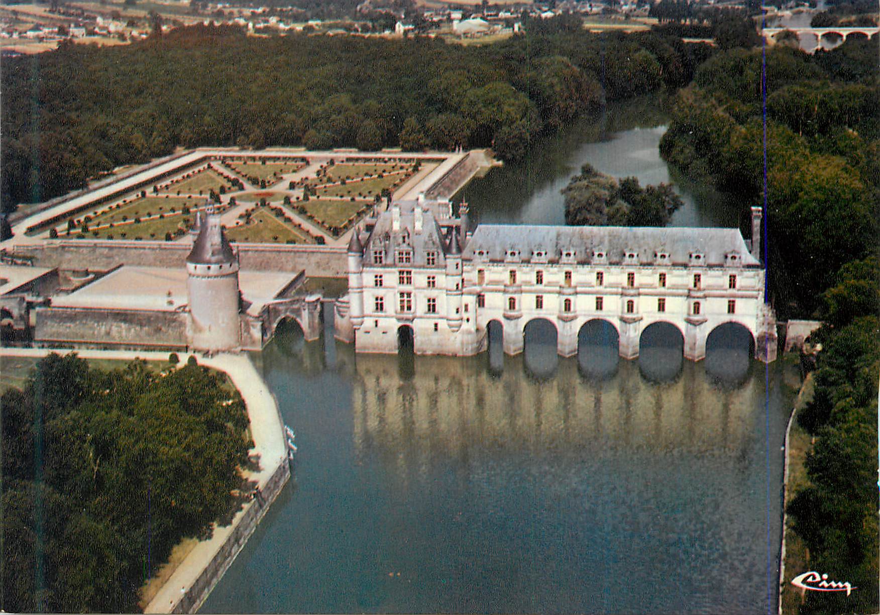 CPM Chenonceau (I et L) Vue aerienne Le Chateau facade Ouest