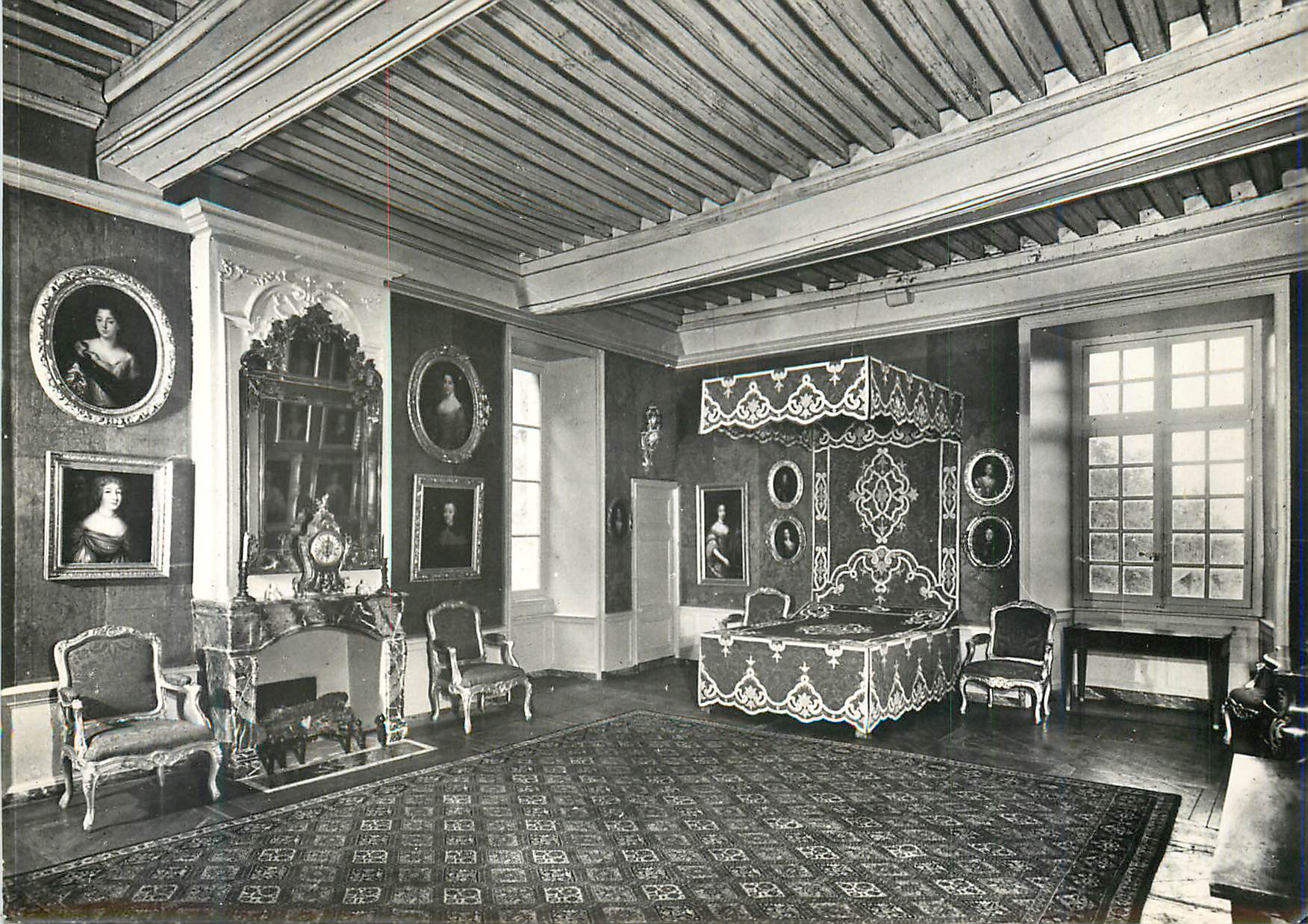 CPM Bussy Rabutin par Bussy le Grand (Cote d'Or) Le Chateau (XVIe XVIIe S) Chambre du Premier etage