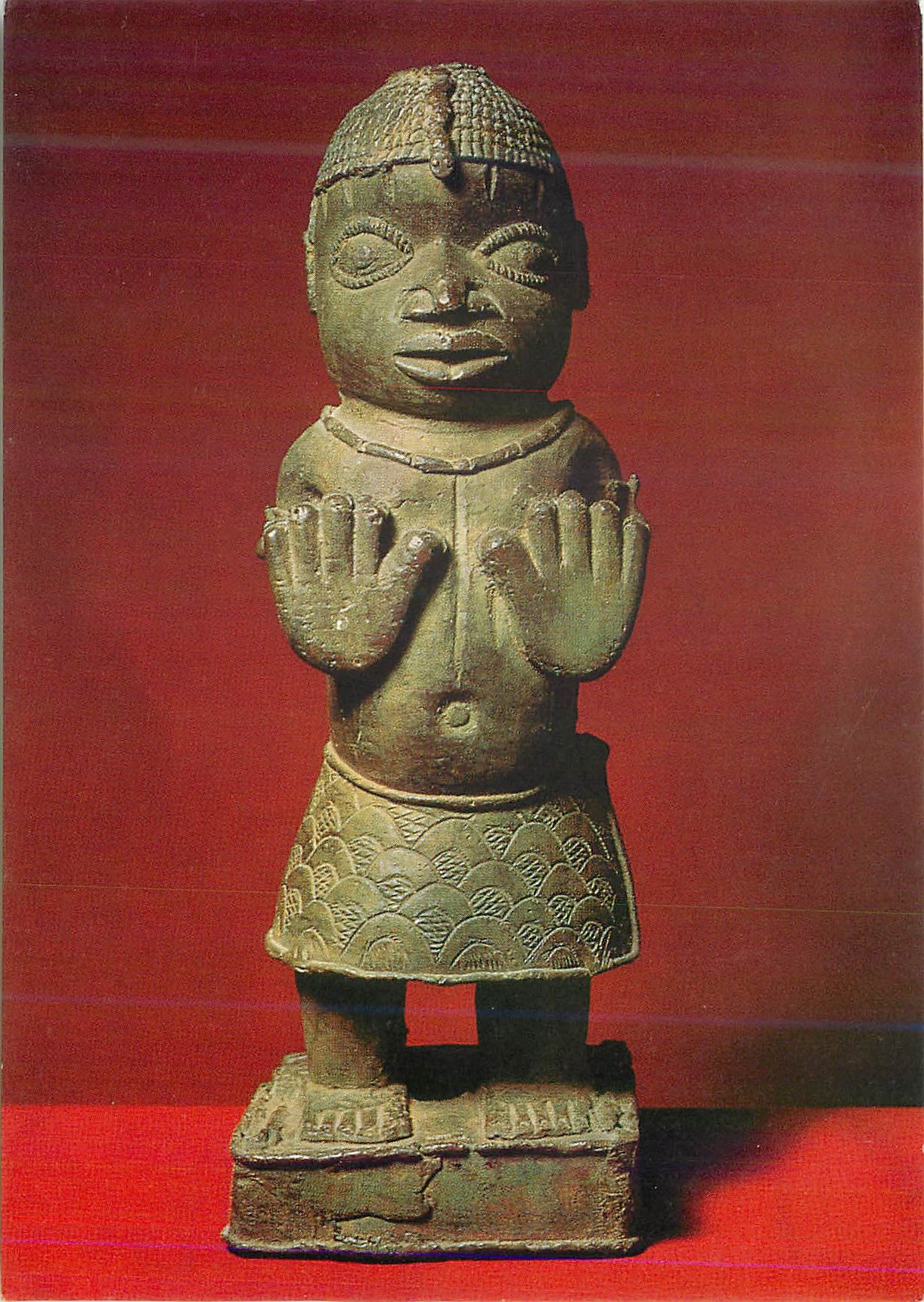 CPM Sculpture en Bronze Nigeria Benin 45 cm de haut Koln Rautenstrauch Joest Museum)