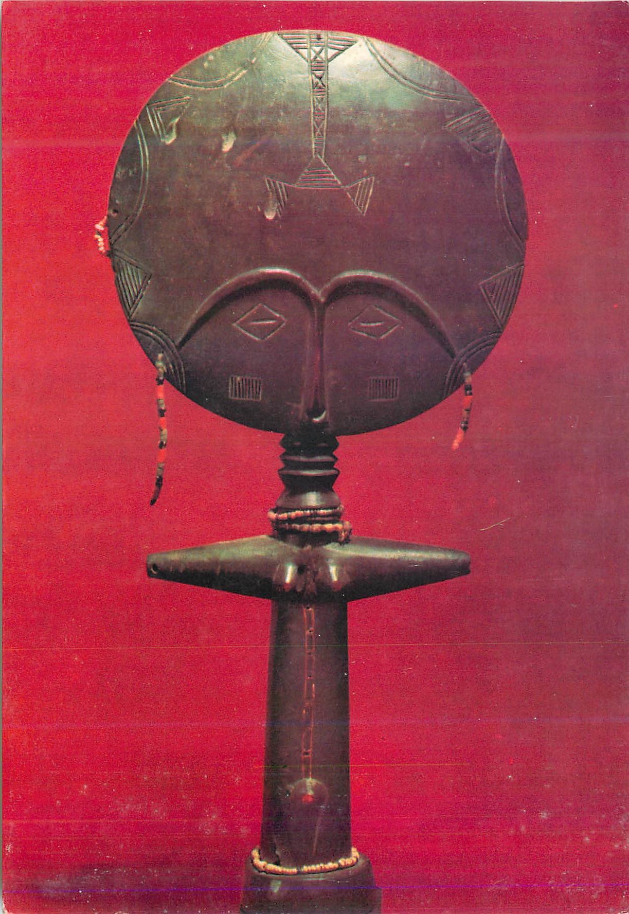 CPM Poupee Ashanti (Ghana) Bois Hauteur 37 cm Collection M Nicaud Paris Objet expose a Festival Mondial des Arts Neigres