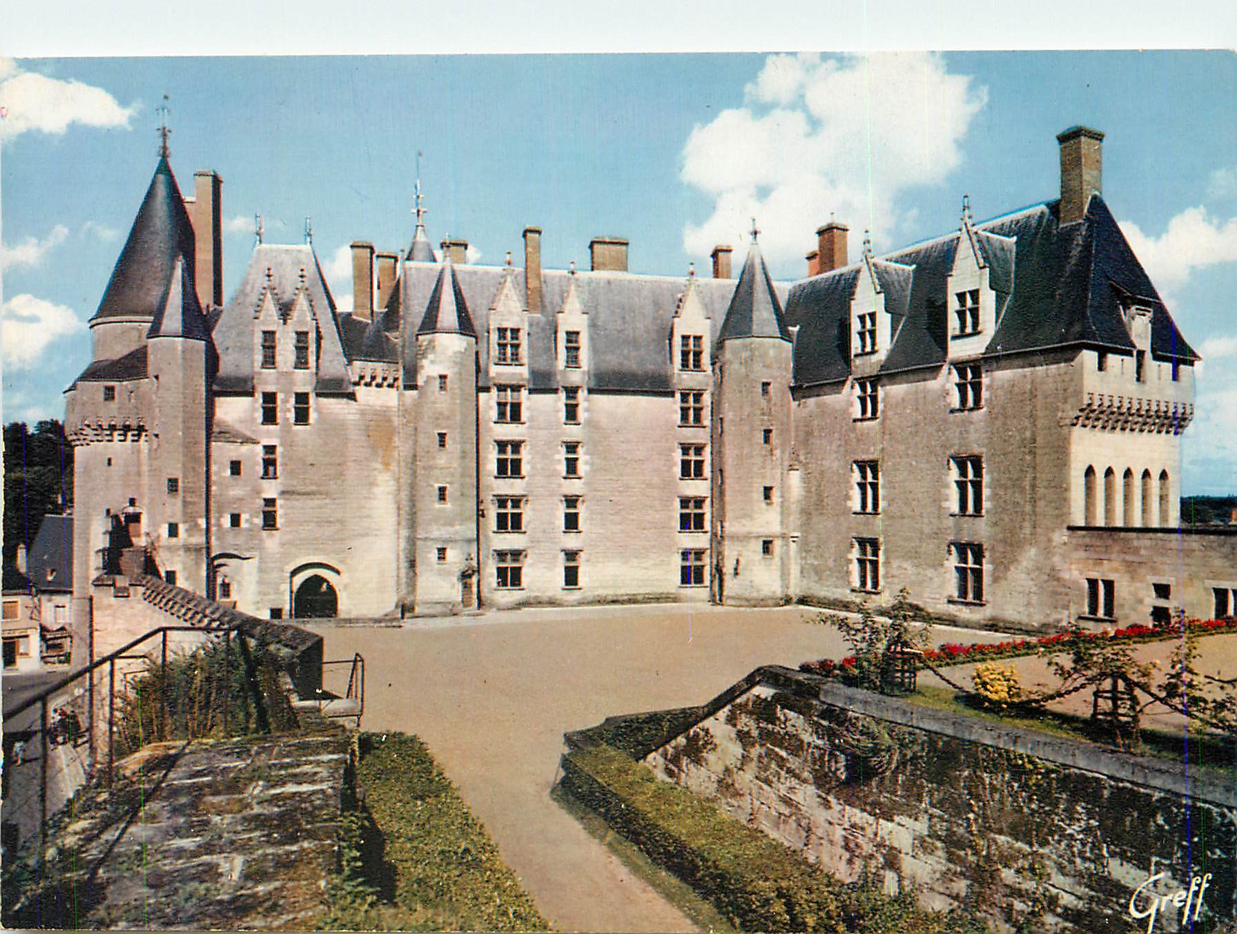 CPM Langeais (Indre et Loire) En Touraine Le chateau Facade Interieure (XVe Siecle)