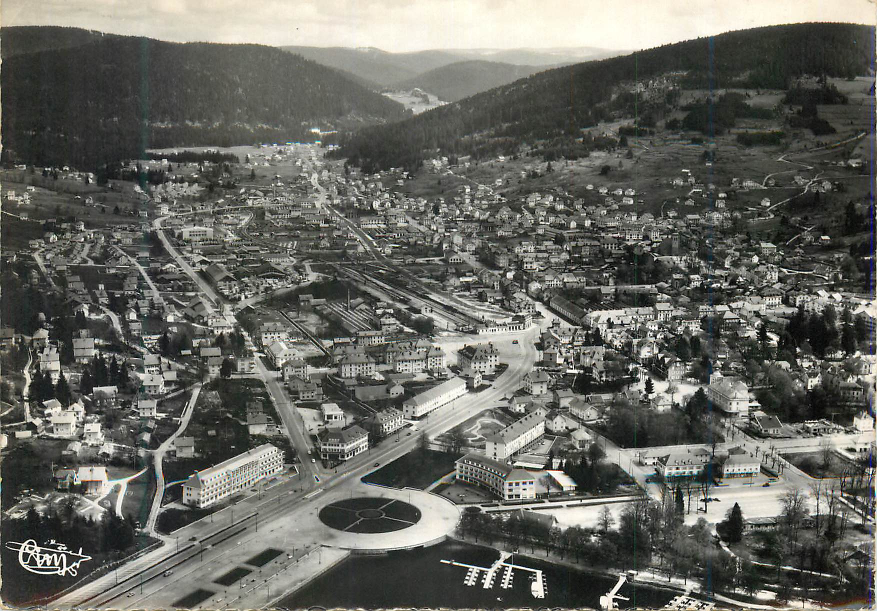 CPM Gerardmer (Vosges) Vue Generale et le Lac