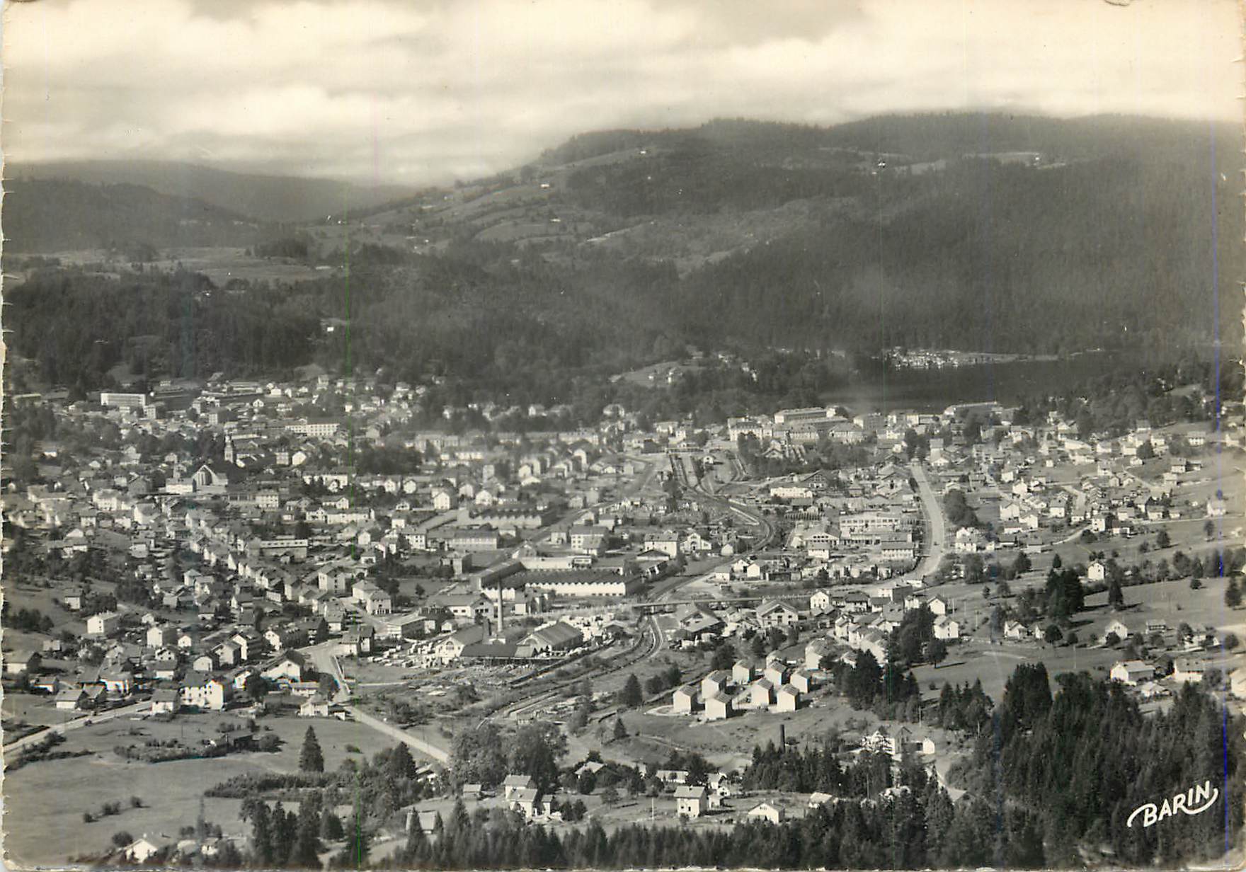 CPM Gerardmer Station Climatique (Alt 666 m) La Ville vue de la Roche des Bruyeres