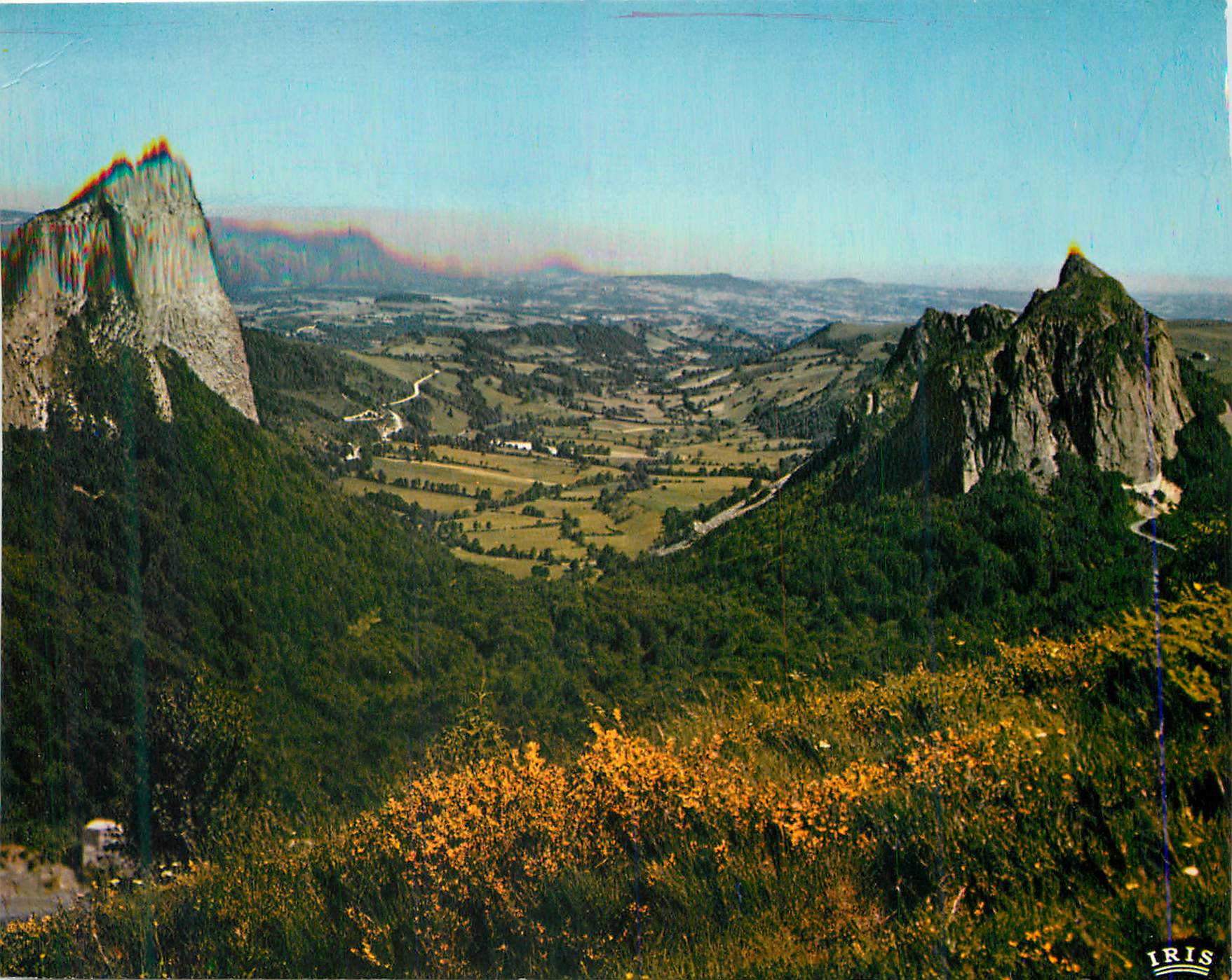 CPM Environs de Mont Dore L'Auvergne Roches Tuiliere et Sanodoire