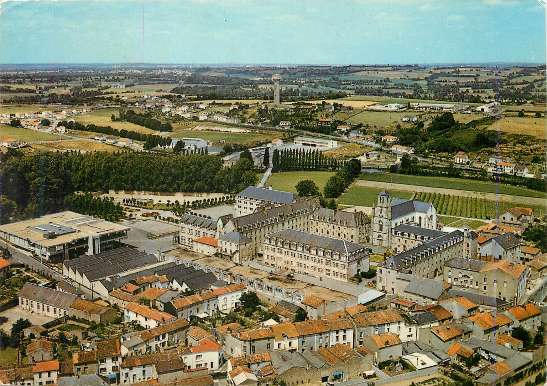 Sainte-Croix-sur-Mer — vue aérienne — éditeur non visible