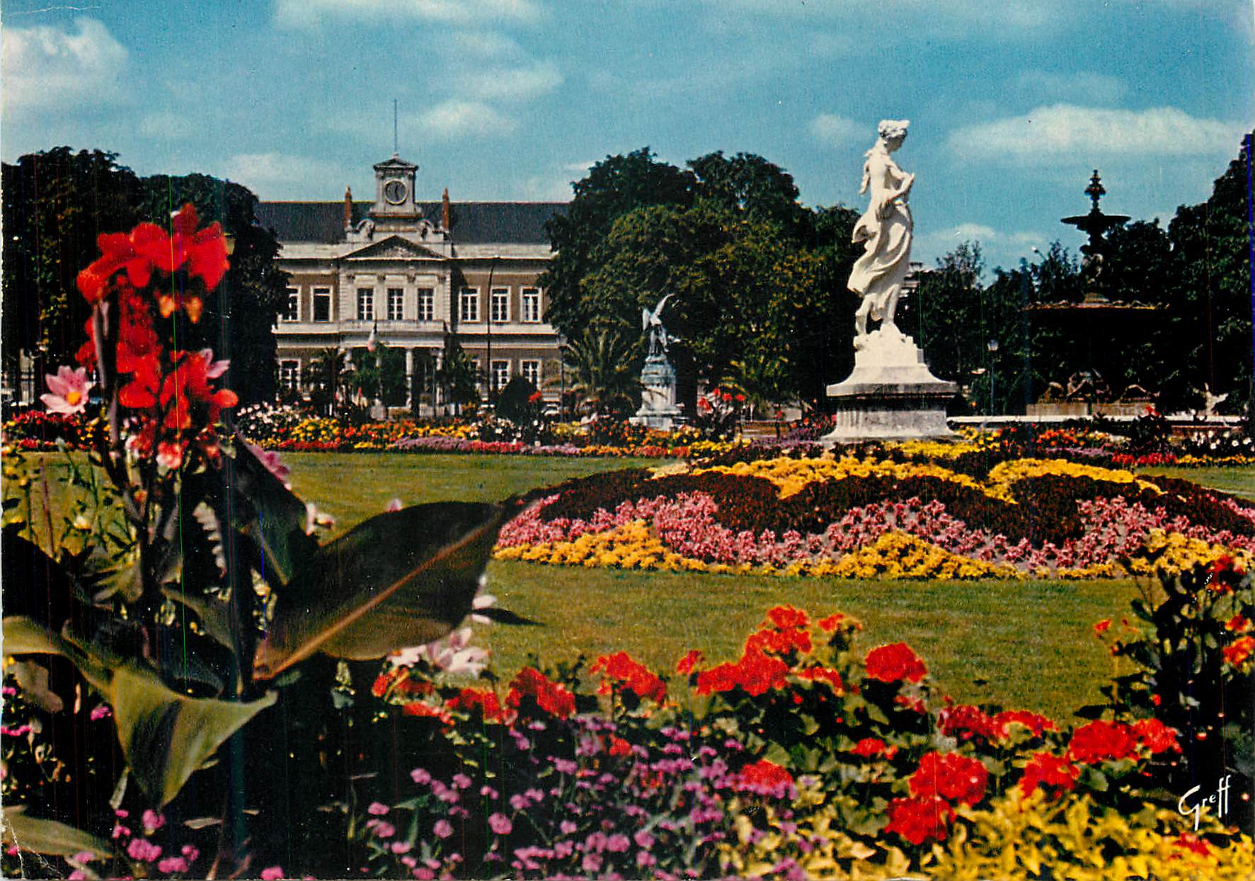 CPM Angers (Maine et Loire) En Anjou Jardins du Mail