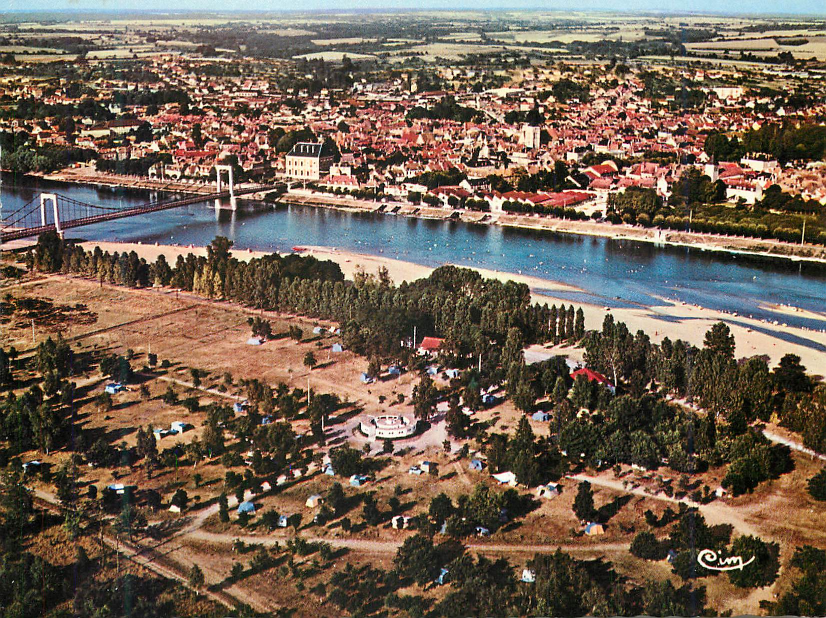 CPM Cosne sur Loire (Nievre) Vue Generale aerienne et le Terrain) de Camping