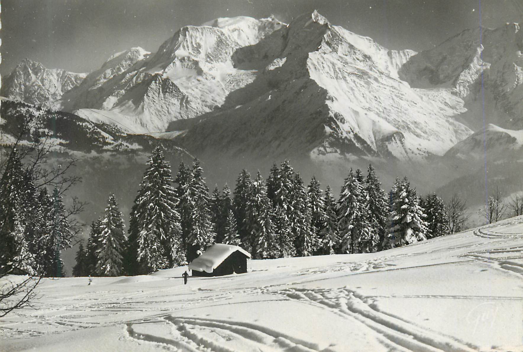 Monte Bianco — vista invernale con capanna e sciatori — editore non identificato