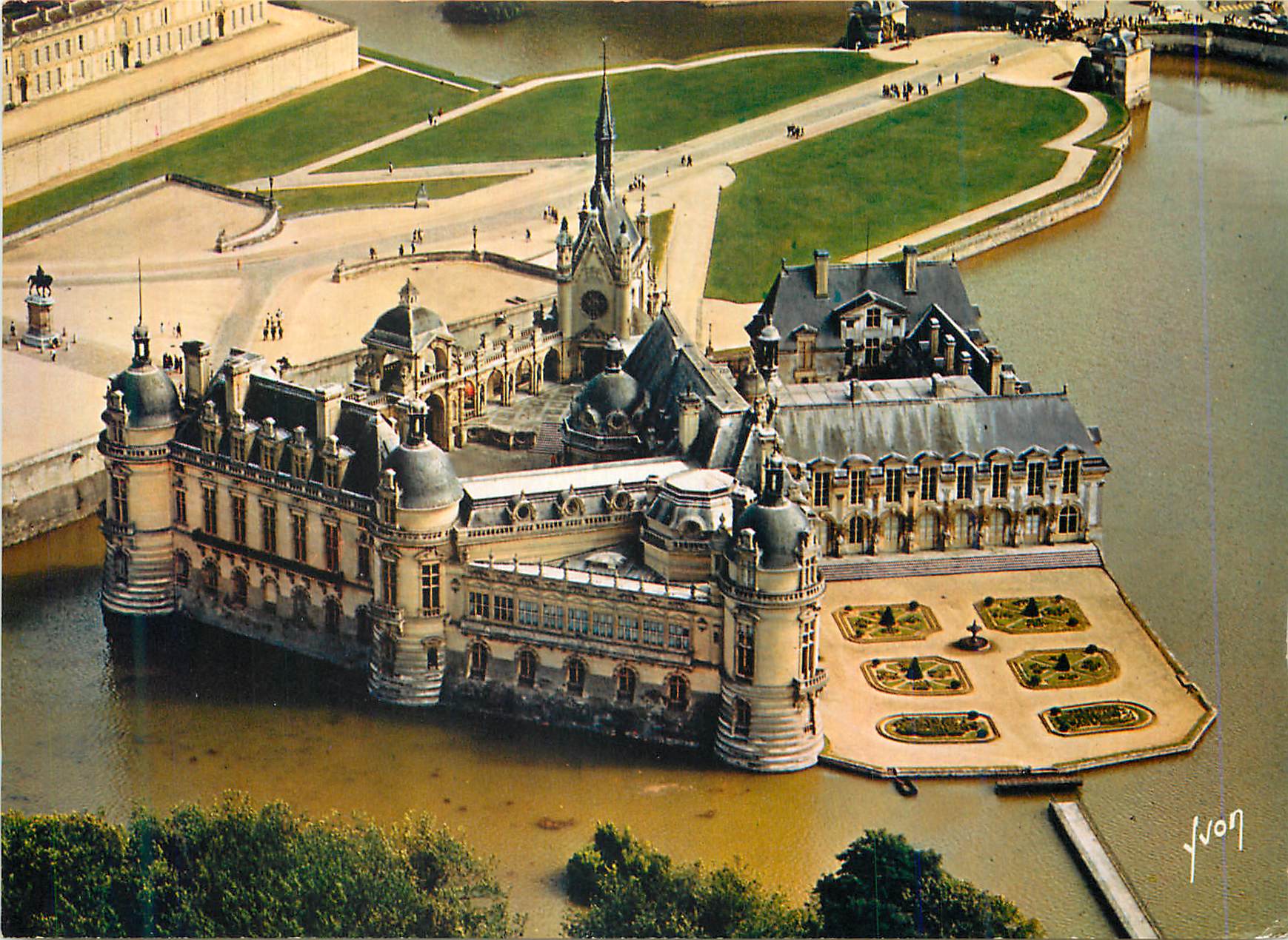 Château de Chambord — vue aérienne — JvON
