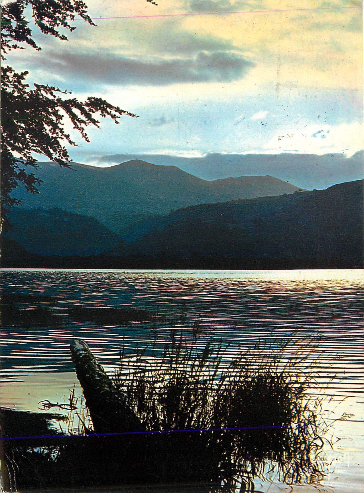 CPM Crepuscule sur un Lac Couleurs et Lumiere de France