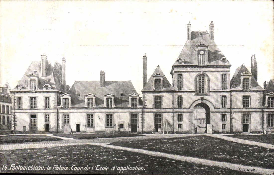 Fontainebleau - il Palazzo. Cortile dell'École d'application — L.V.B.-CIS
