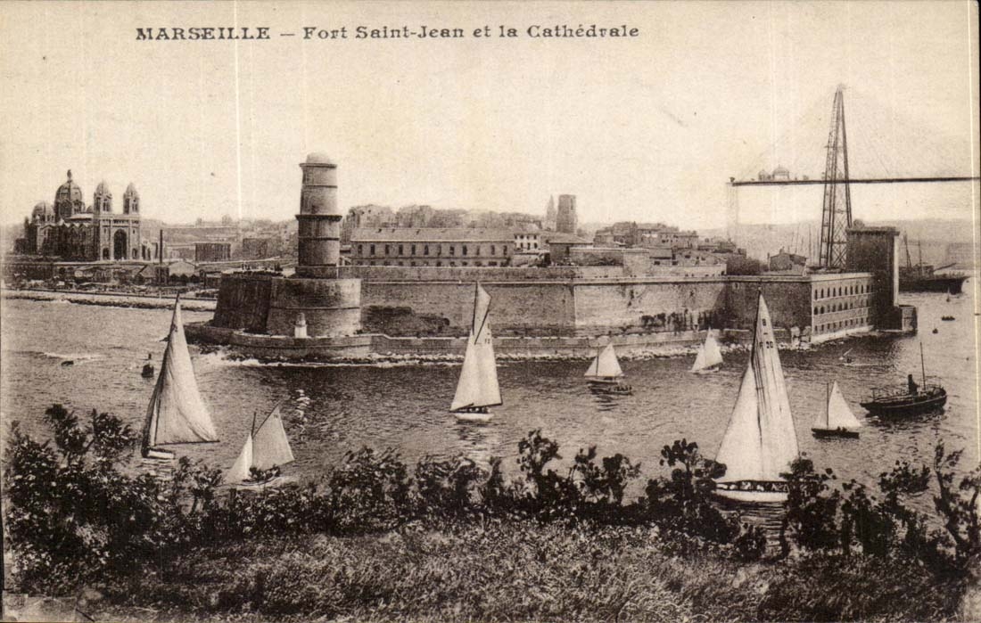 Marseille CPA Le fort Saint Jean et la cathedrale