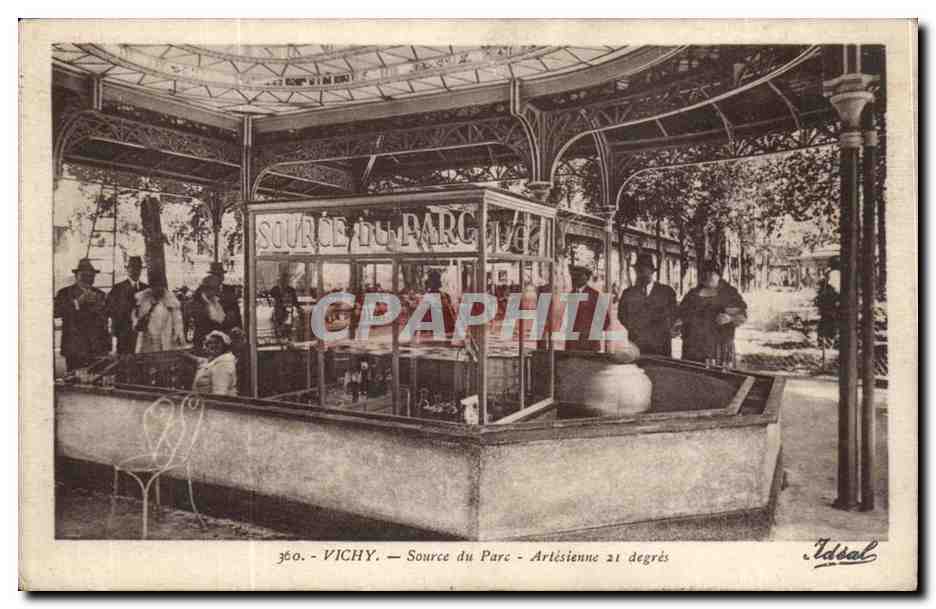 Vichy CPA Source du parc Arlesienne 21 degres