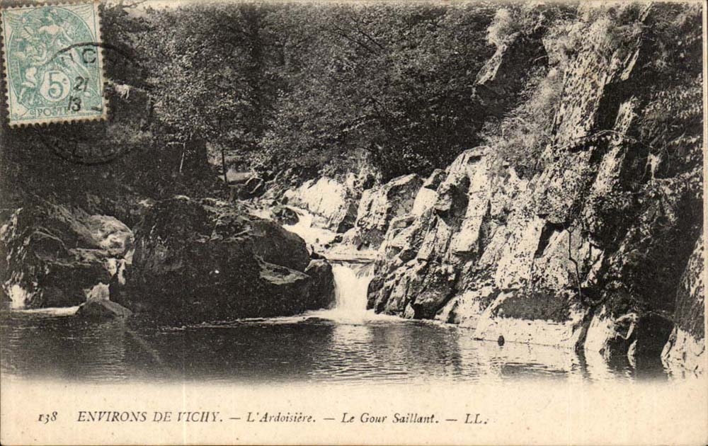 Environs de Vichy CPA l'ardoisiere Le Gour SAillant