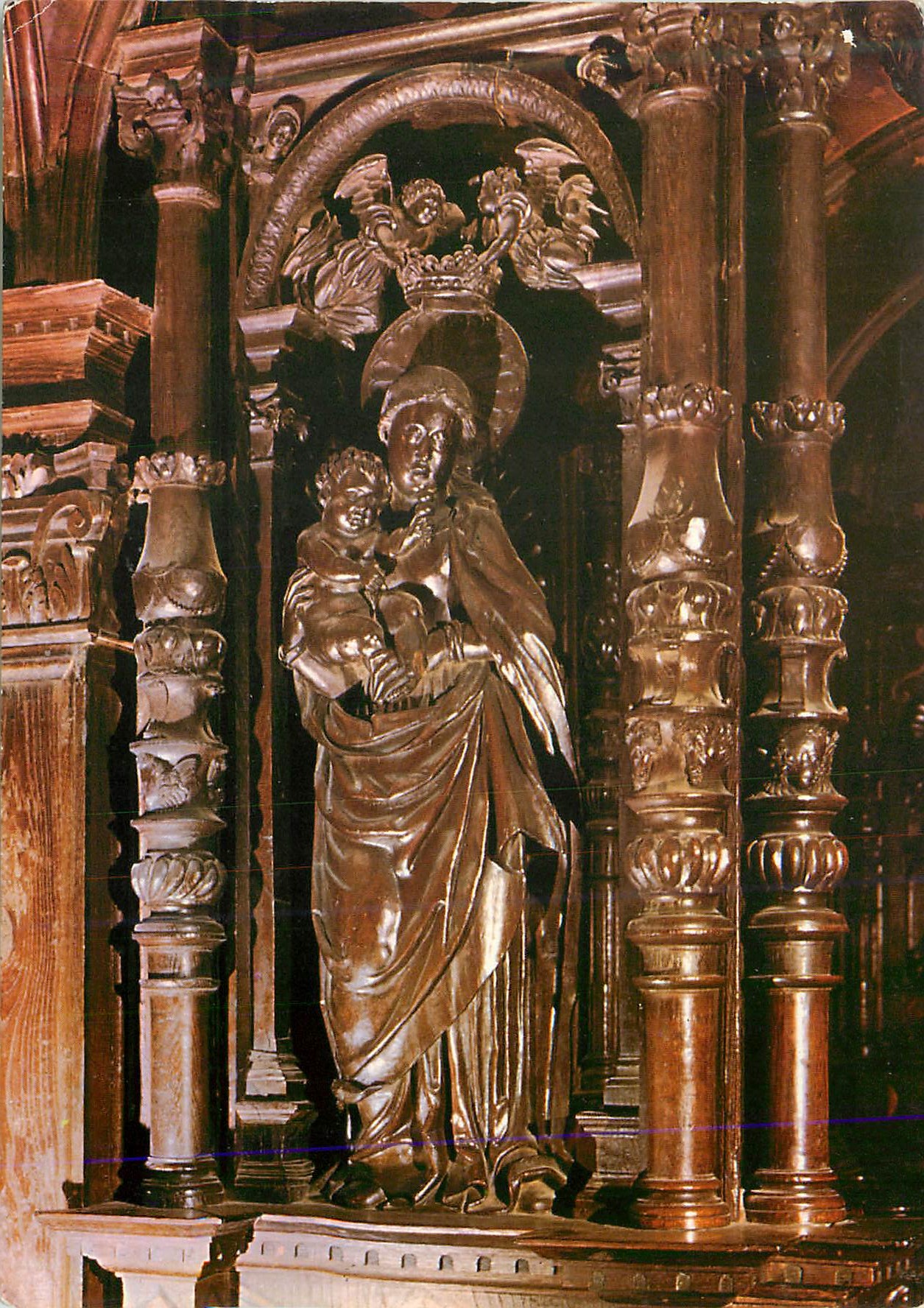 Statue de la Vierge à l'Enfant — éditeur inconnu, n° de série non visible