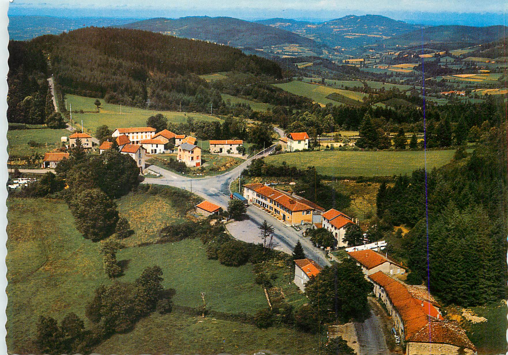 CPM Le Col des Echarmeaux (Rhone) alt 712 m Vue Panoramique