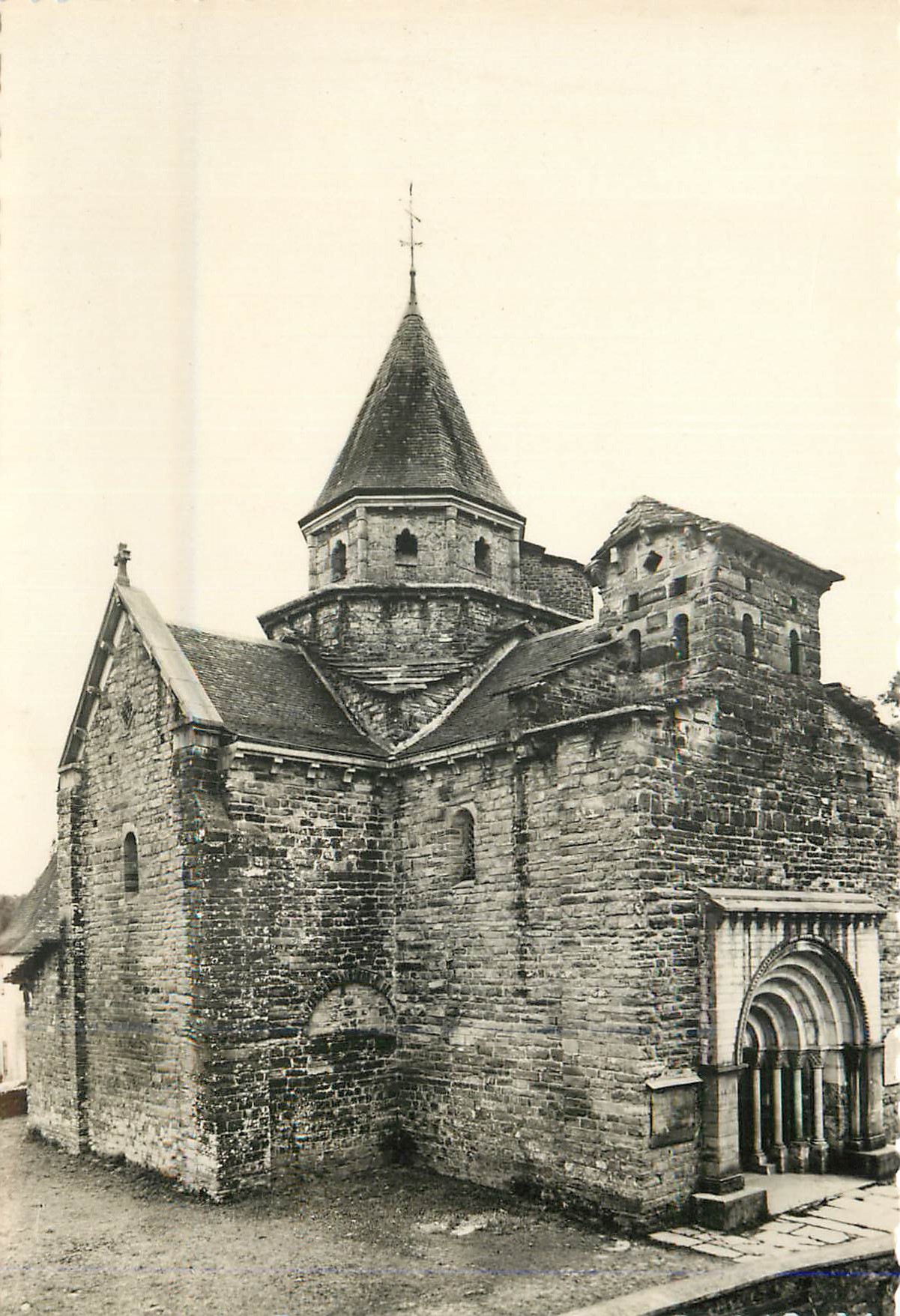 CPM L'Hopital Saint Blaise (Basses Pyrenees) L'Eglise XIIeme Siecle
