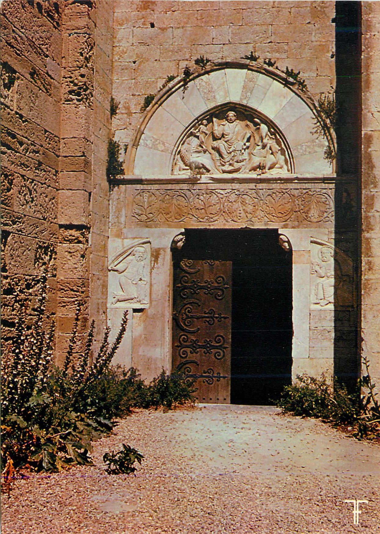 CPM Languedoc Cathedrale de Maguelonne Le Portail (12e et 13e Siecle)