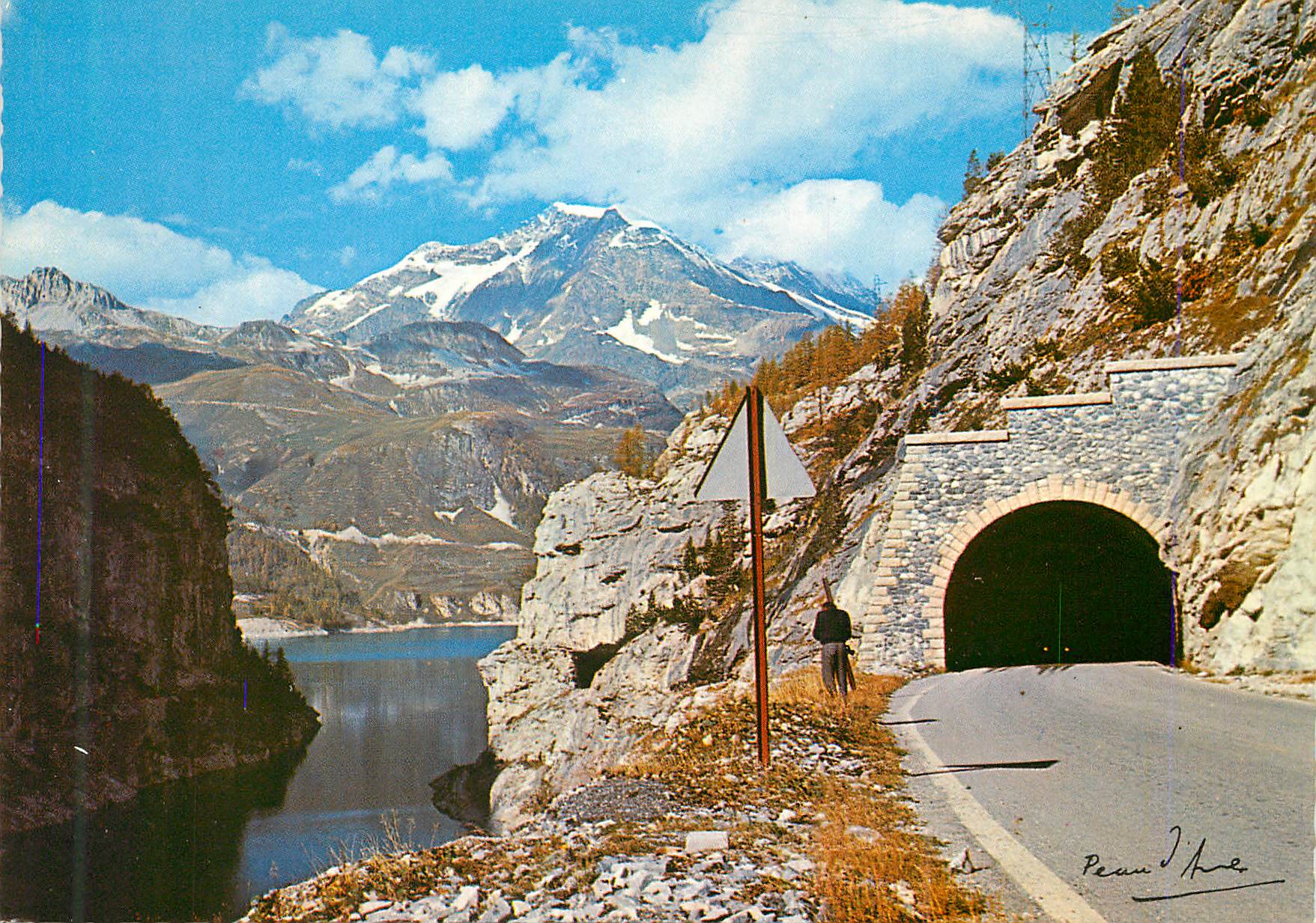 CPM Tignes Val d'Isere Lac du Chevril Sortie du Tunel Au Fond le Mont Pourri