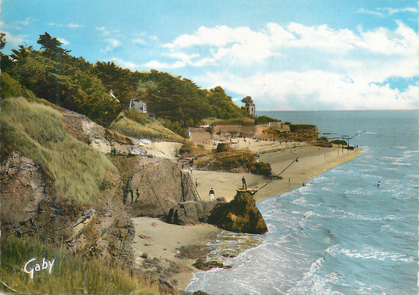 CPM La Bernerie en Retz (L Atl) Les Rochers et la Plage de la Rinais