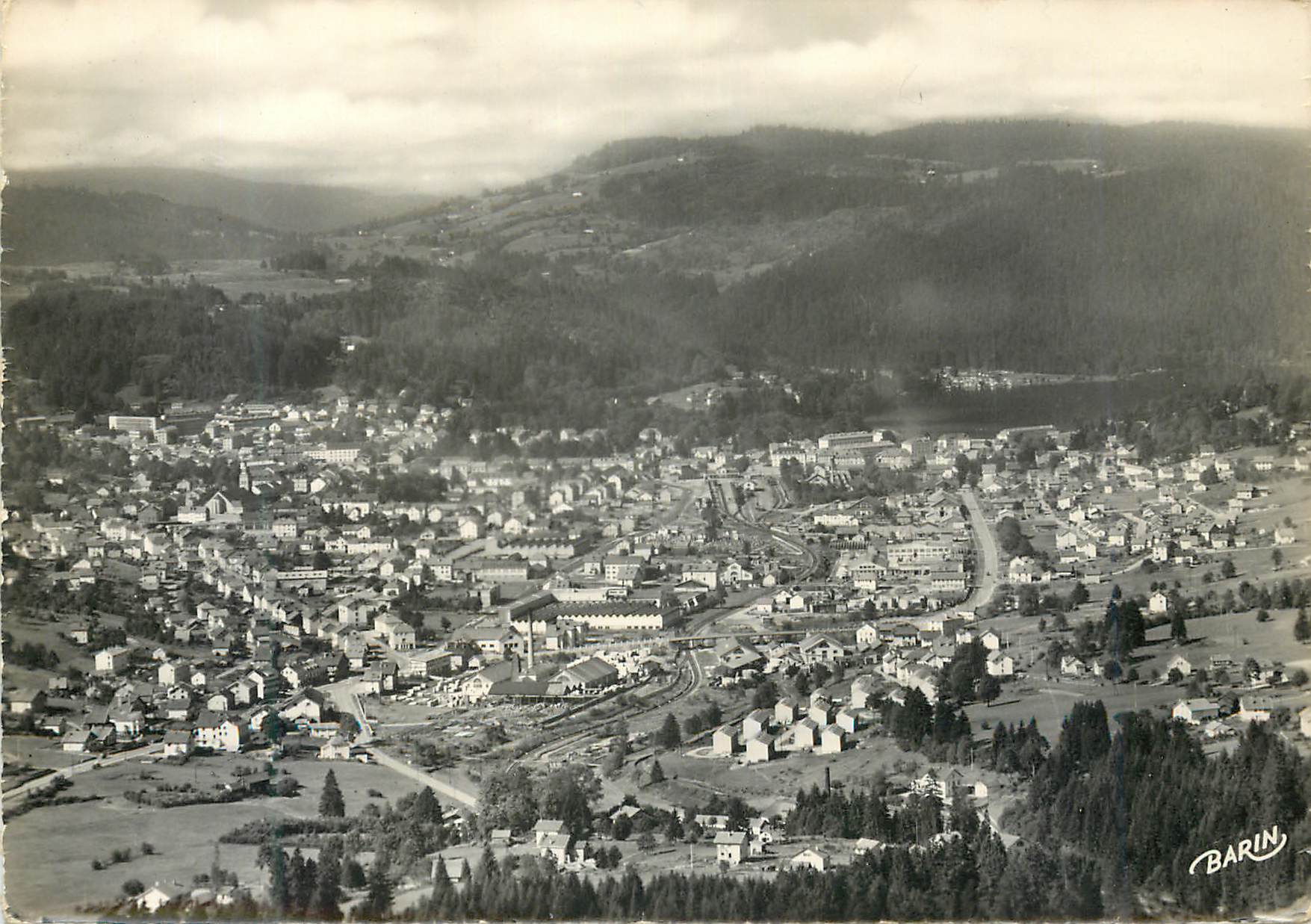 CPM Gerardmer Station Climatique (Alt 666 m) La Ville vue de la Roche des Bruyeres