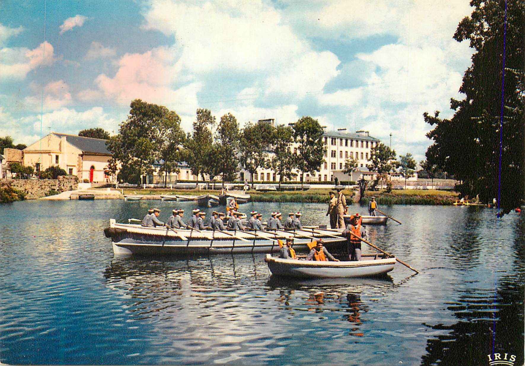 CPM Brest Centre de Formation Marine et le Plan d'eau Canoe Bateau Marins