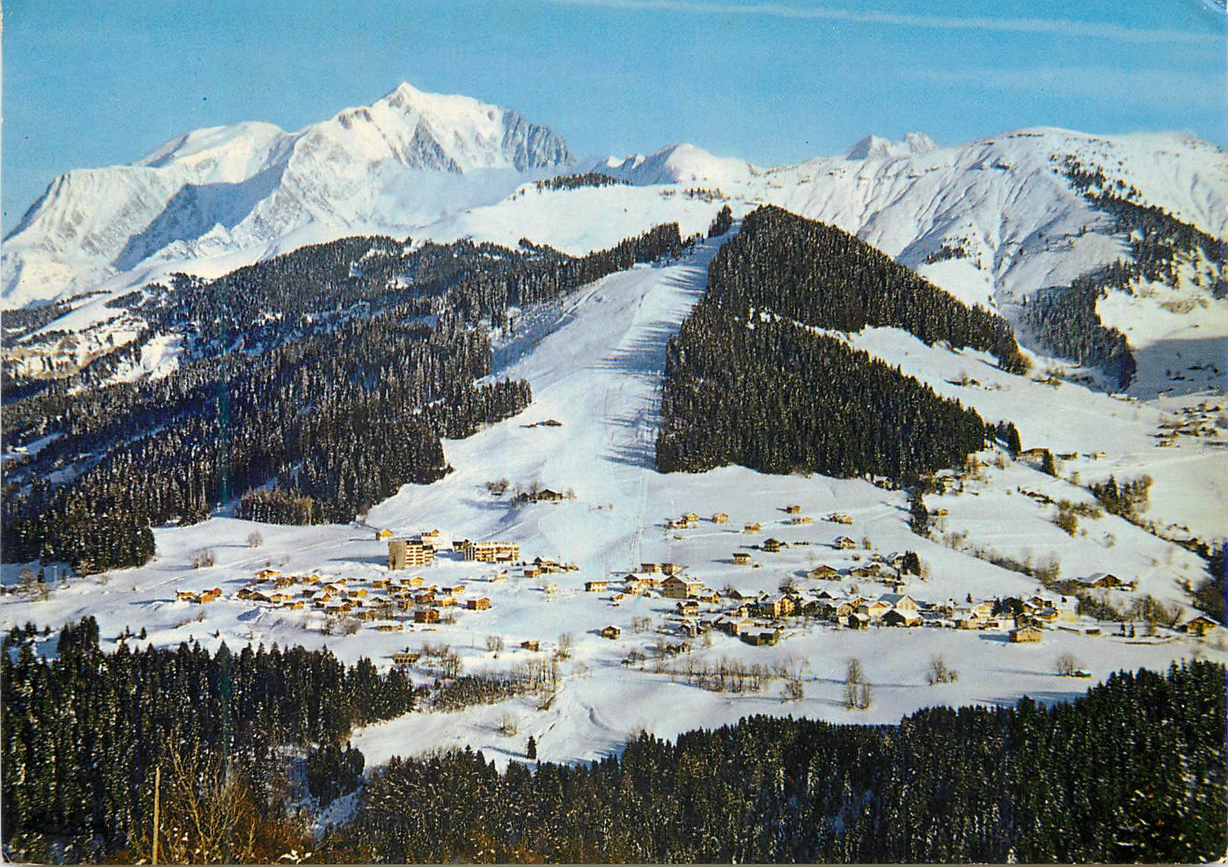 CPM Notre Dame de Bellecombe (Savoie) Alt 1134 m Vue Generale Panoramique et Massif du Mont Blanc (4807 m)