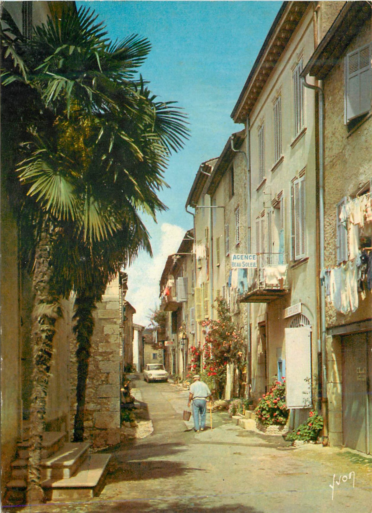 CPM Valbonne (Alpes Maritimes) La Cote d'azur Couleurs et Lumiere de France Miracle de la Nature Une Vieille Rue