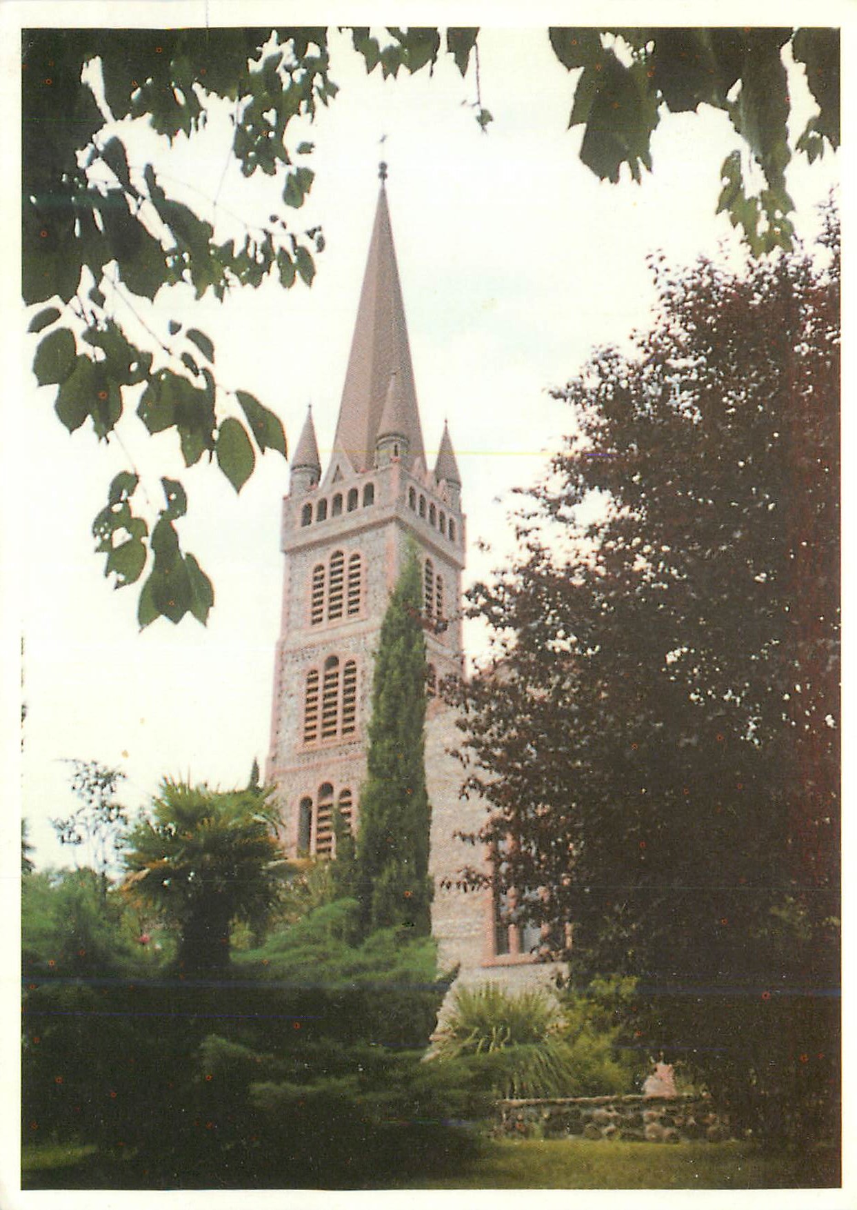 CPM Abbaye N D de l'Esperance Tarasteix a 36 km de Lourdes et de Pau a 17 km de Tarbes a 10 km de Vic en Bigorre
