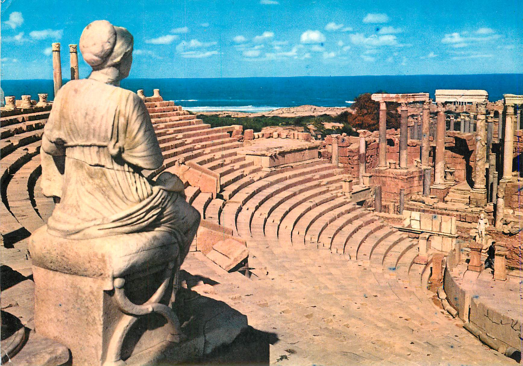 Théâtre antique de Kouroum — vue panoramique — éditeur non visible