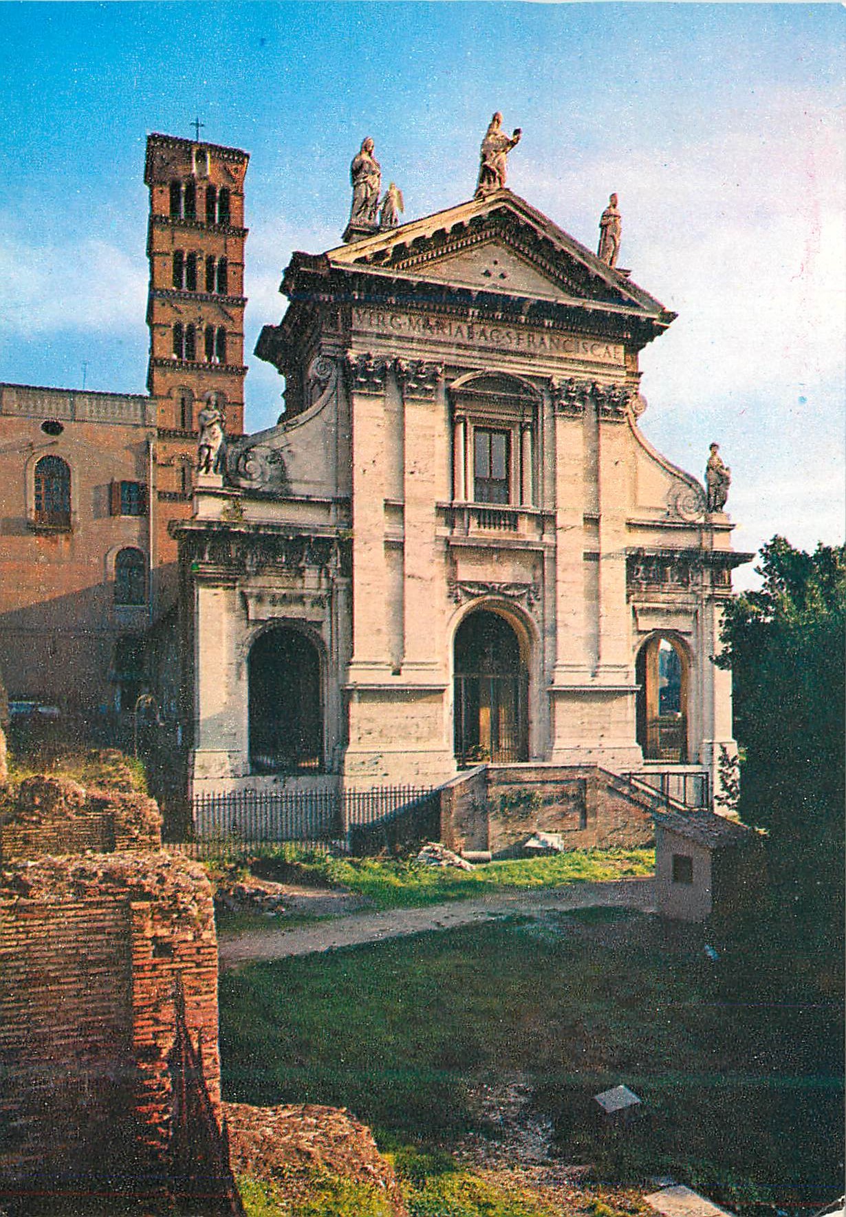CPM Roma Basilica S Maria Nova (S Francesca Romana)  Facade et Clocher Roman